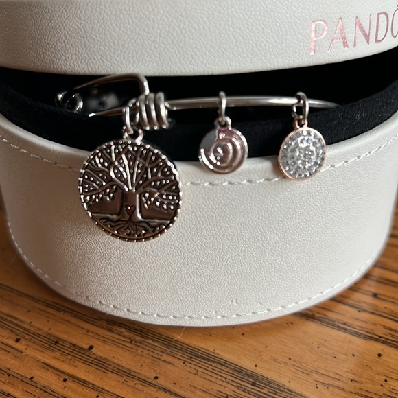 NWOTLove This Life Adjustable 3Charms Brac. 2tone TreeOfLife& Diamondlike circle - Picture 2 of 4